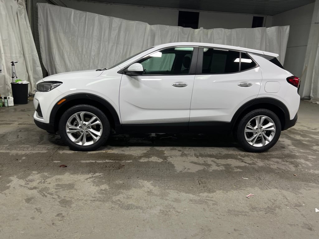 Used 2023 Buick Encore GX Preferred w/ Cold Weather Comfort Package AWD/4WD image 4