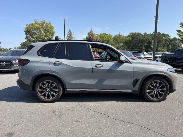 Used 2025 BMW X5 xDrive40i w/ Parking Assistance Package AWD/4WD image 5