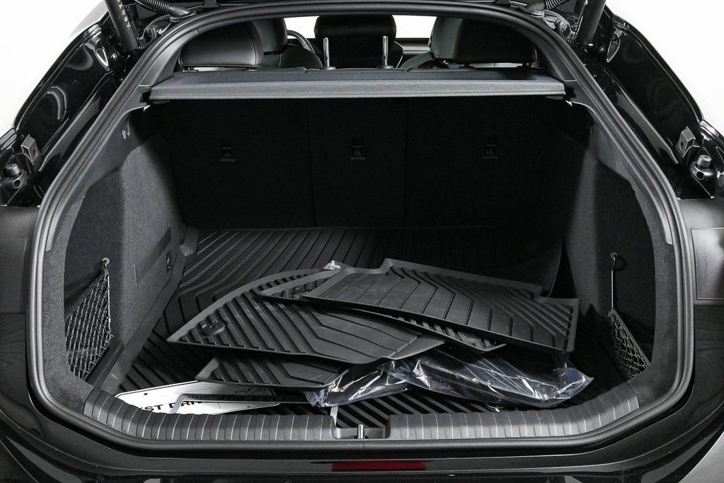 New 2025 Audi S6 e-tron Prestige AWD/4WD image 32