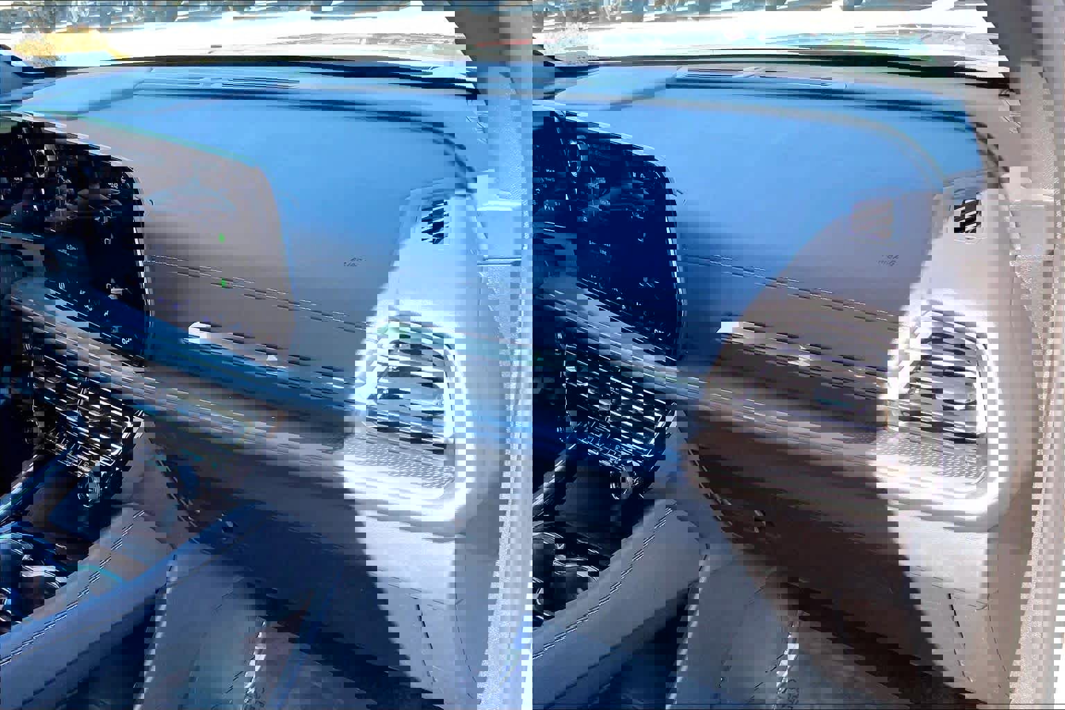 Used 2024 Chevrolet Traverse LT image 17