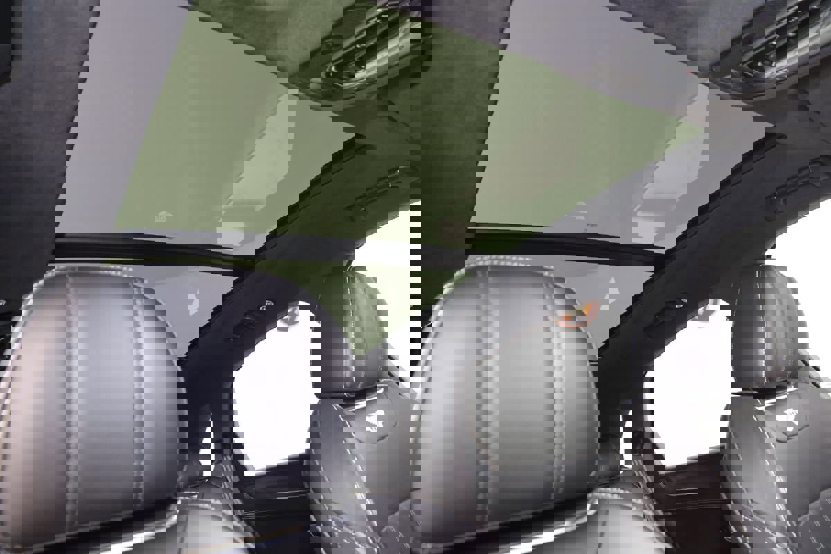 Used 2019 Bentley Bentayga image 11