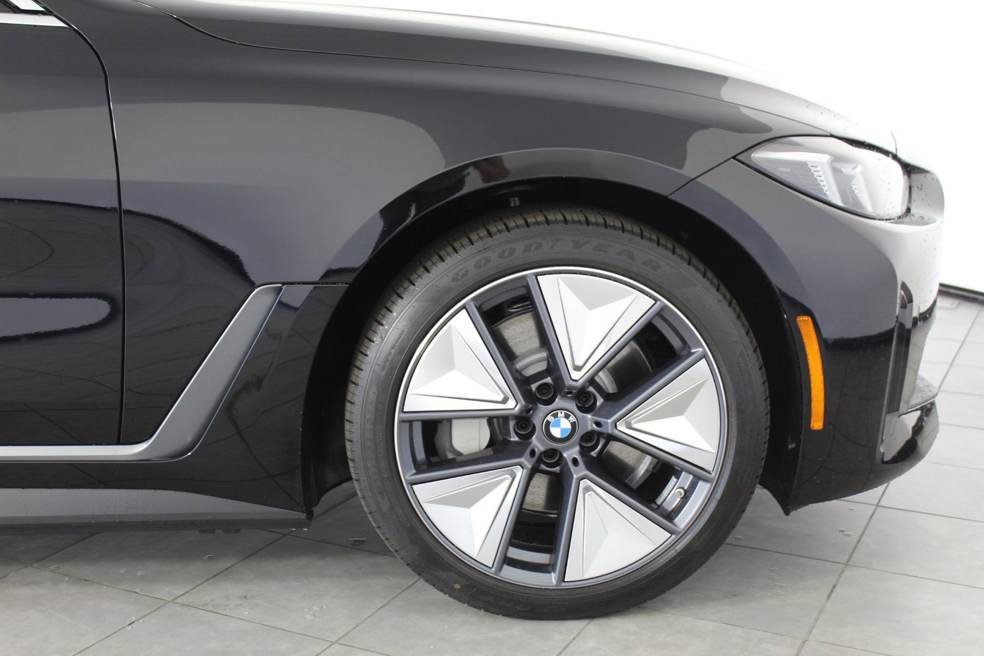 Used 2025 BMW i4 xDrive40i AWD/4WD image 20