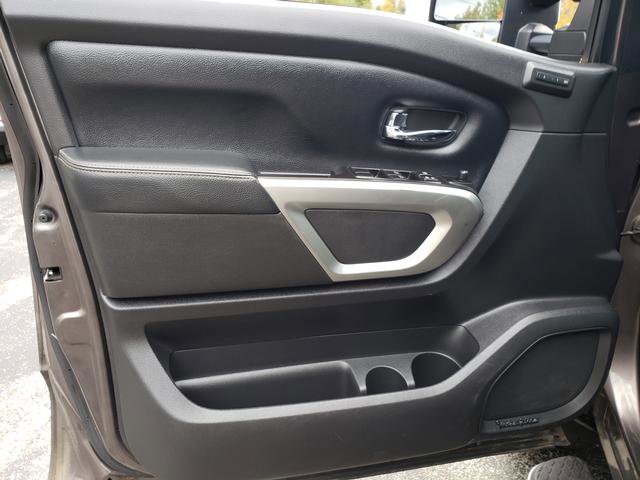 Used 2016 Nissan Titan SL image 10