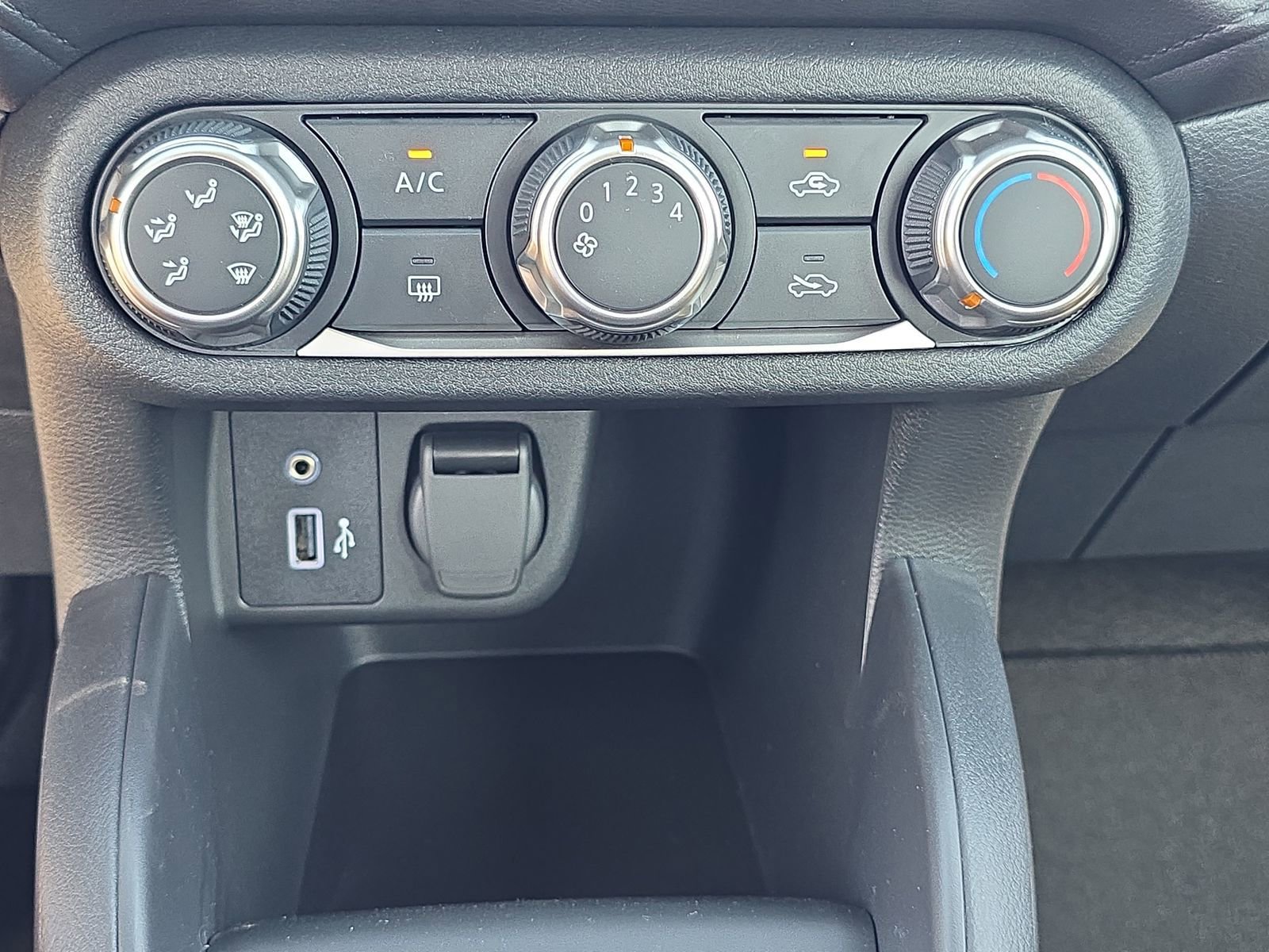 New 2025 Nissan Versa S image 20