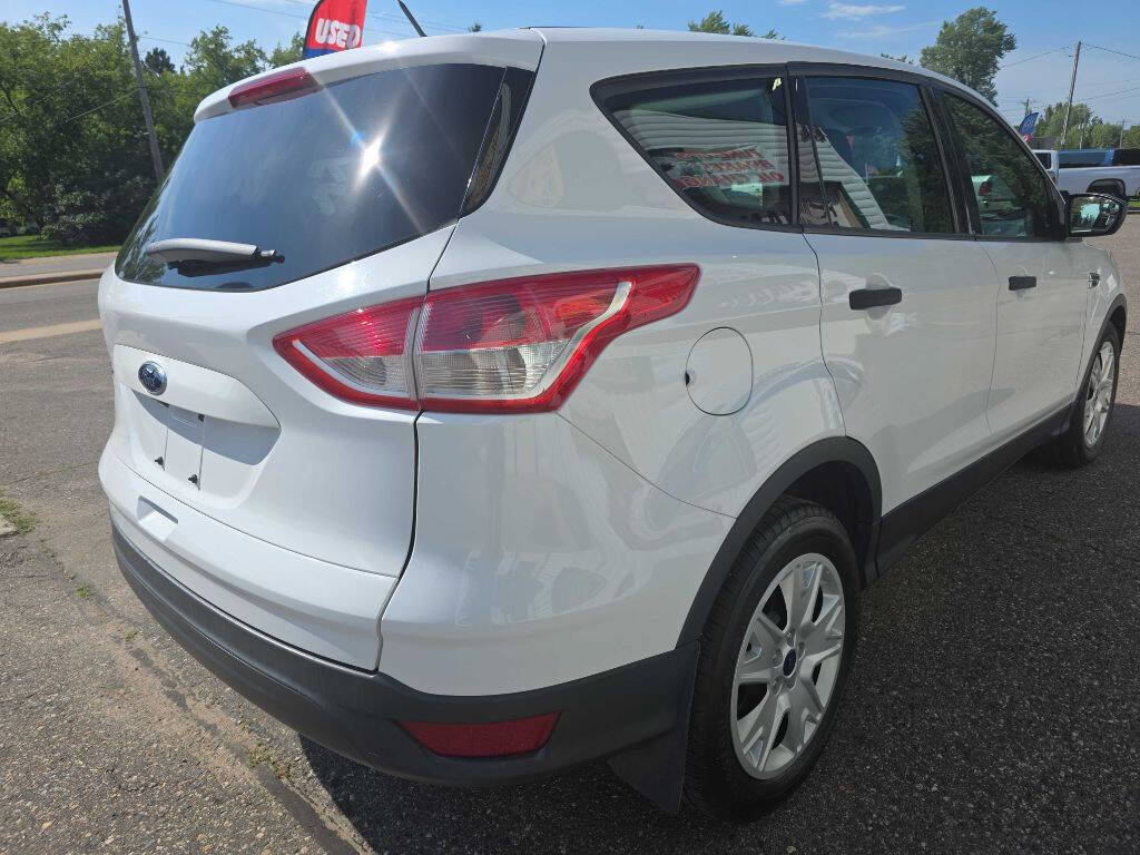 Used 2015 Ford Escape S FWD image 4