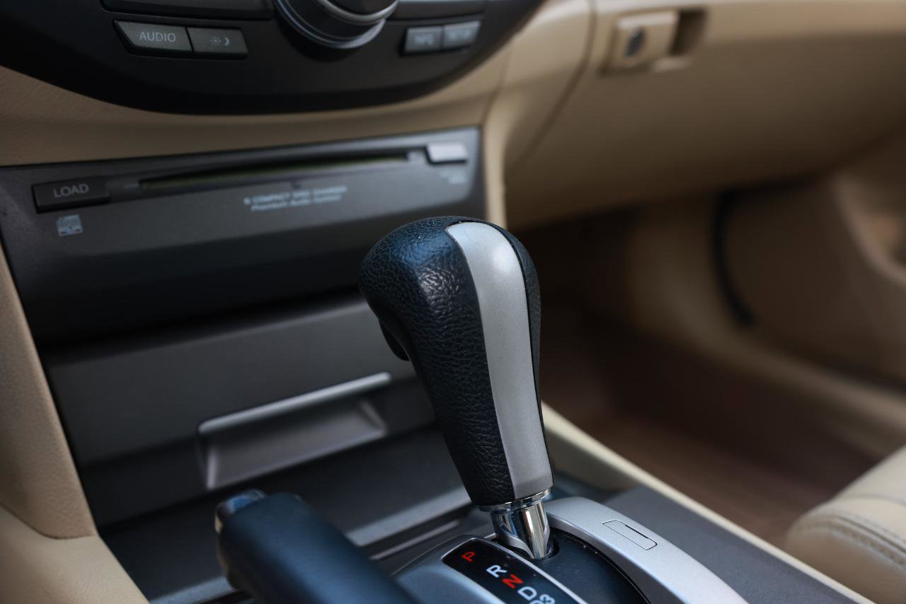 Used 2011 Honda Accord EX-L image 37