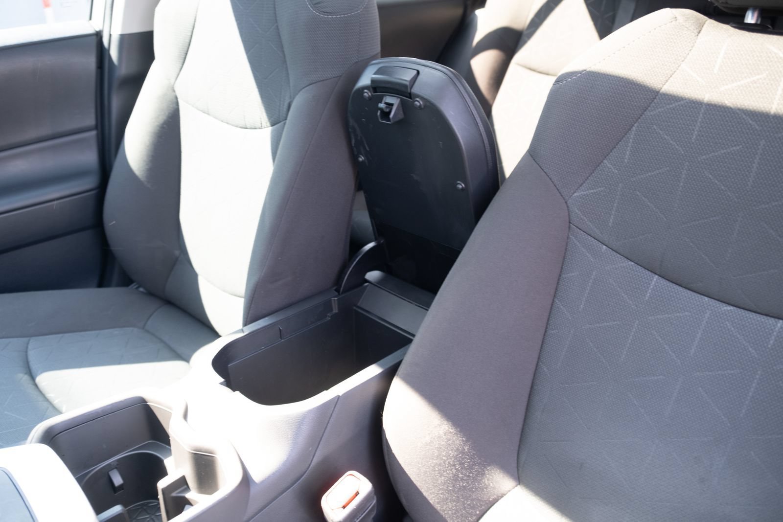 Used 2023 Toyota RAV4 XLE w/ Convenience Package AWD/4WD image 10