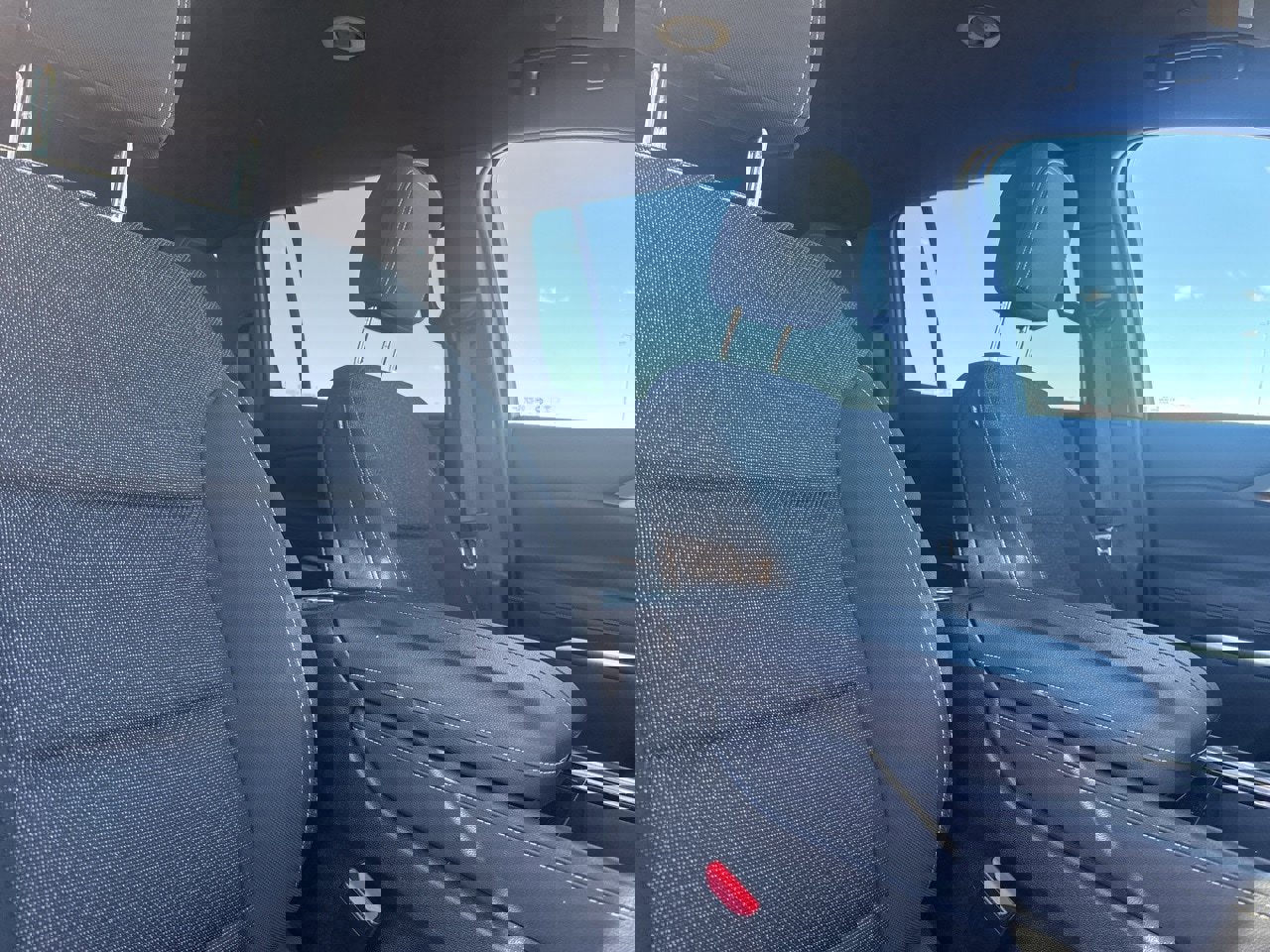 Used 2025 Chevrolet Traverse LT image 17