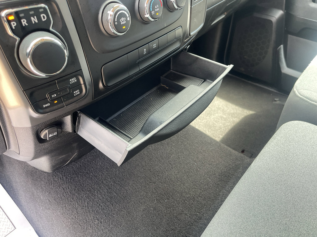 Used 2024 RAM 1500 Classic SLT AWD/4WD image 28