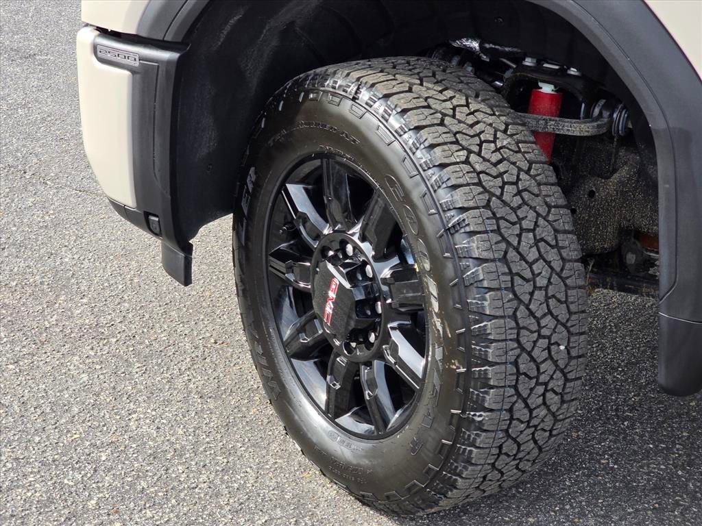 New 2026 GMC Sierra 2500 AT4 w/ Technology Package AWD/4WD image 20