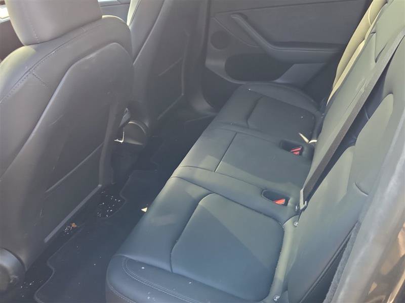 Used 2024 Tesla Model Y Long Range RWD image 5