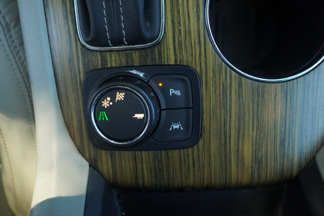 Used 2017 GMC Acadia Denali w/ Technology Package FWD image 20