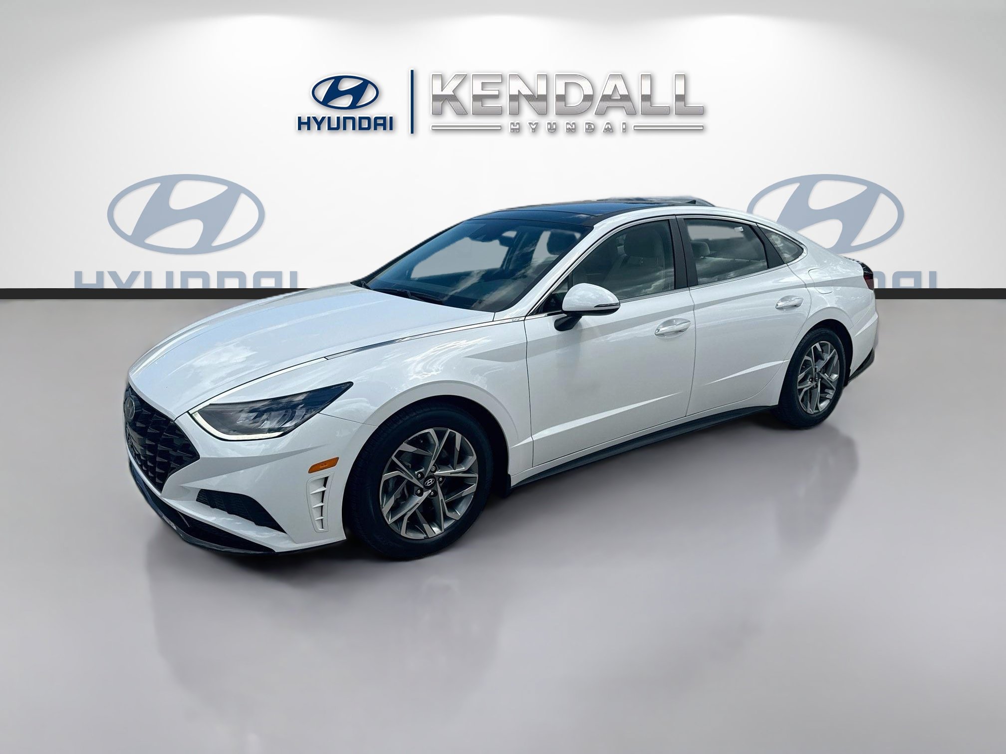 Used 2022 Hyundai Sonata SEL w/ Convenience Package FWD image 3