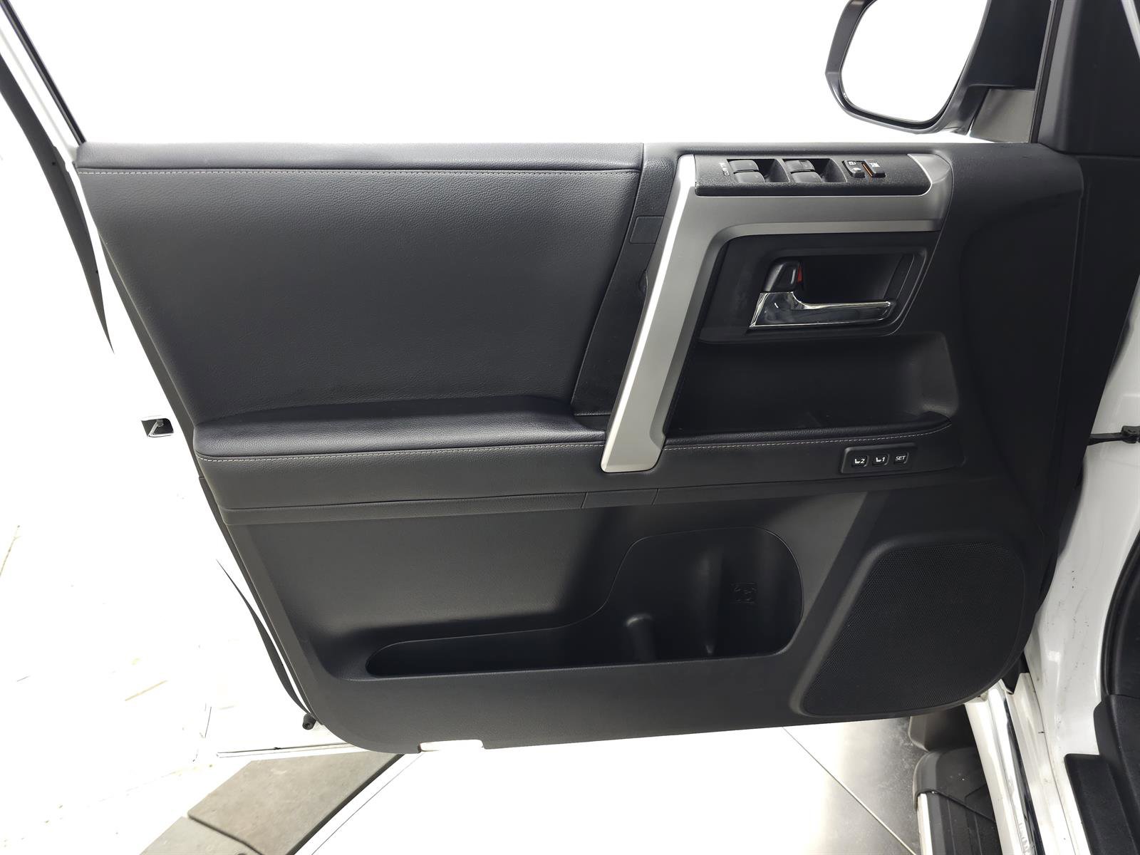 Used 2024 Toyota 4Runner Limited AWD/4WD image 14