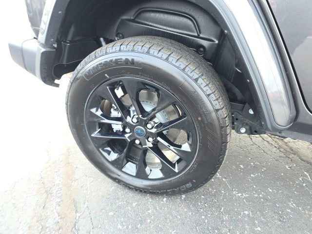 Used 2025 Jeep Wrangler Unlimited Sahara w/ Safety Group image 50