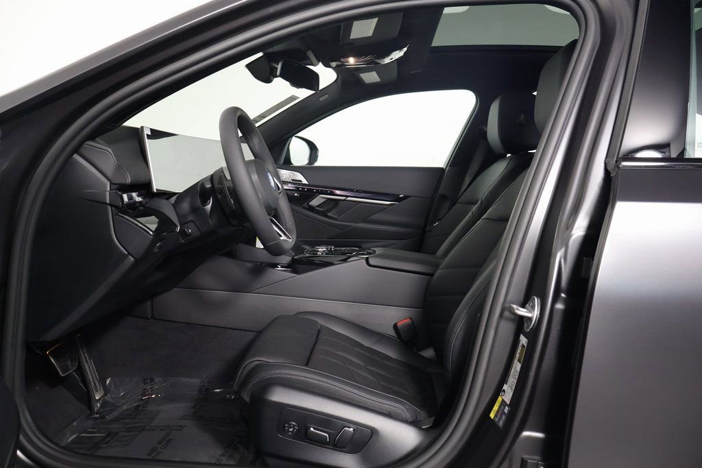 New 2026 BMW i5 eDrive40 image 5