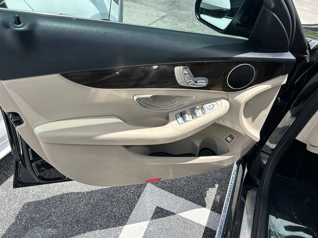 Used 2019 Mercedes-Benz C 300 Sedan image 16
