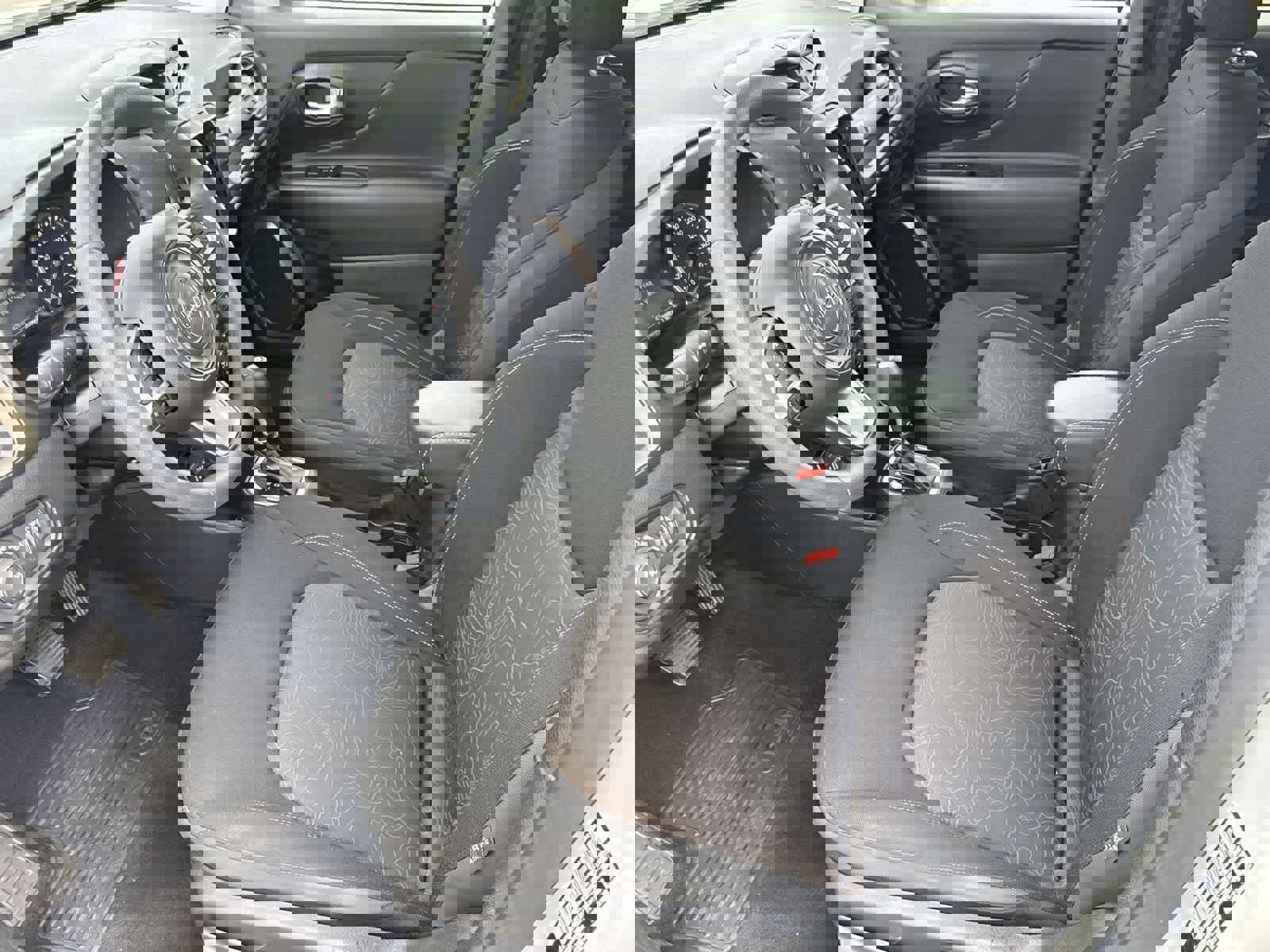 Used 2023 Jeep Renegade Latitude image 17