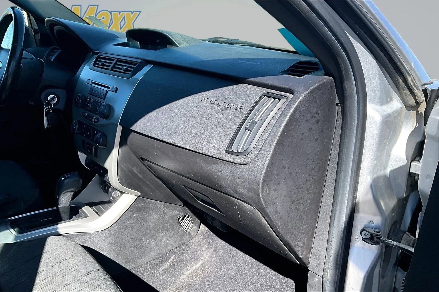 Used 2010 Ford Focus SE FWD image 31