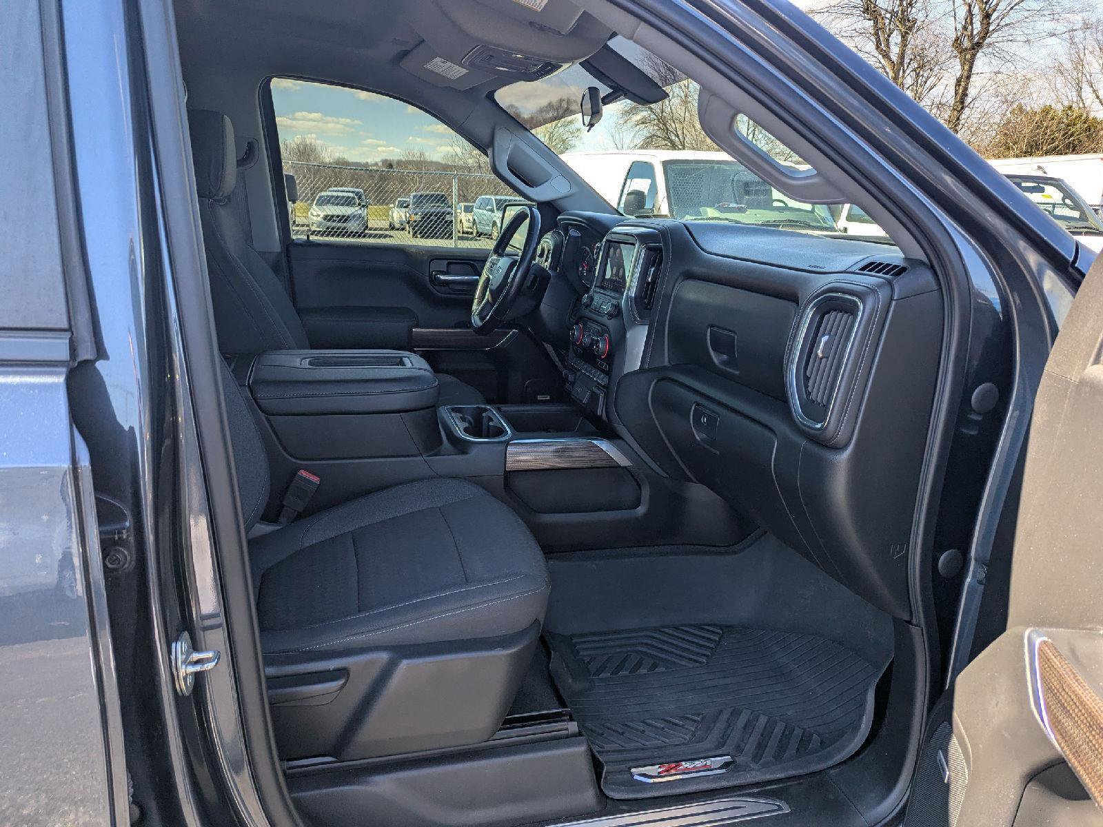 Used 2020 Chevrolet Silverado 1500 LT Trail Boss image 31