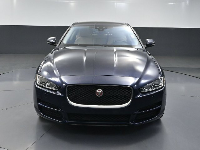 Used 2018 Jaguar XE Premium AWD/4WD image 9
