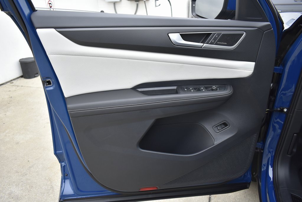 New 2025 Volkswagen Atlas Cross Sport SEL Premium R-Line image 7