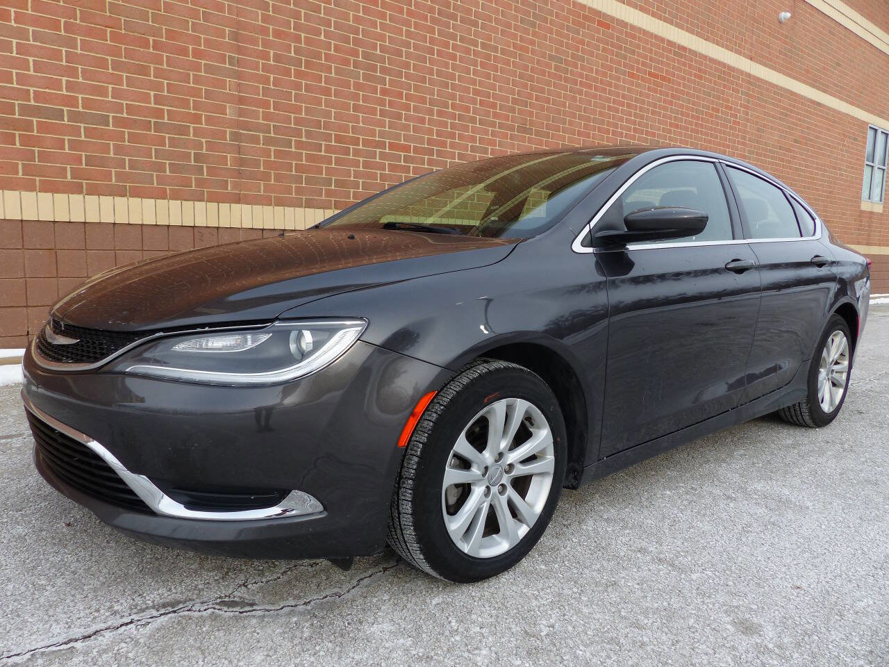 Used 2016 Chrysler 200 Limited w/ Convenience Group image 5