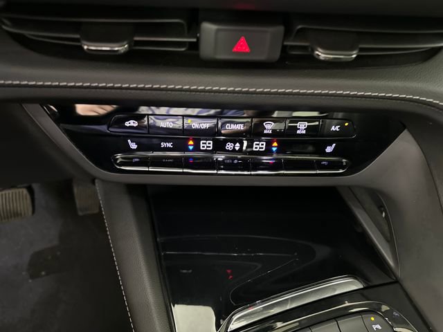 Used 2022 Buick Envision Essence w/ Safety Package image 23