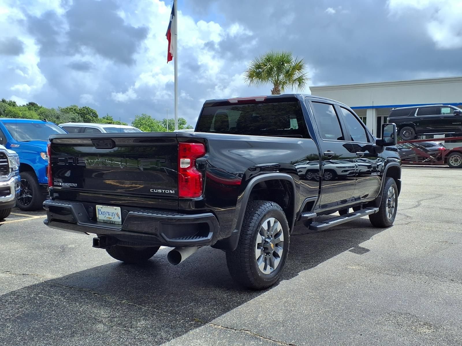 Used 2026 Chevrolet Silverado 2500 Custom w/ Custom Value Package AWD/4WD image 2