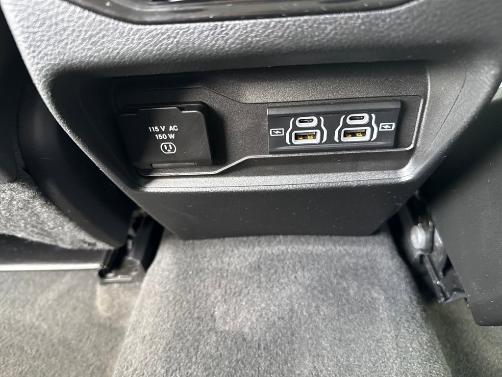 Used 2022 Jeep Grand Cherokee Laredo w/ Luxury Tech Group I image 21