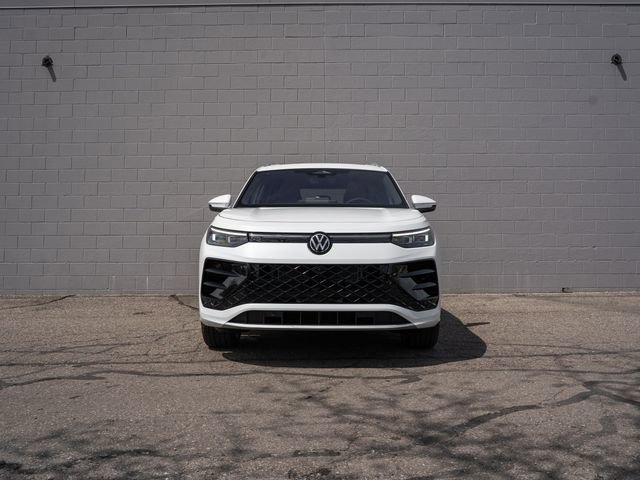 New 2026 Volkswagen Tiguan SE R-Line AWD/4WD image 2