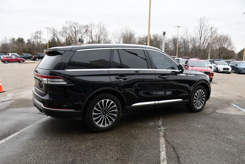 Used 2023 Lincoln Aviator Reserve w/ Equipment Group 201A AWD/4WD image 7