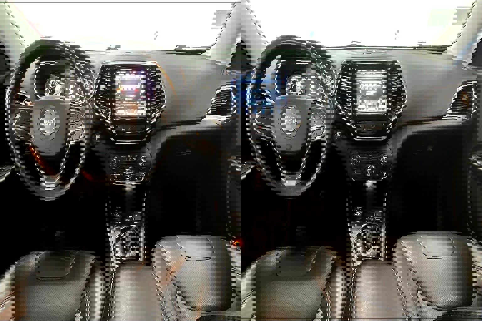 Used 2020 Jeep Cherokee Limited image 9