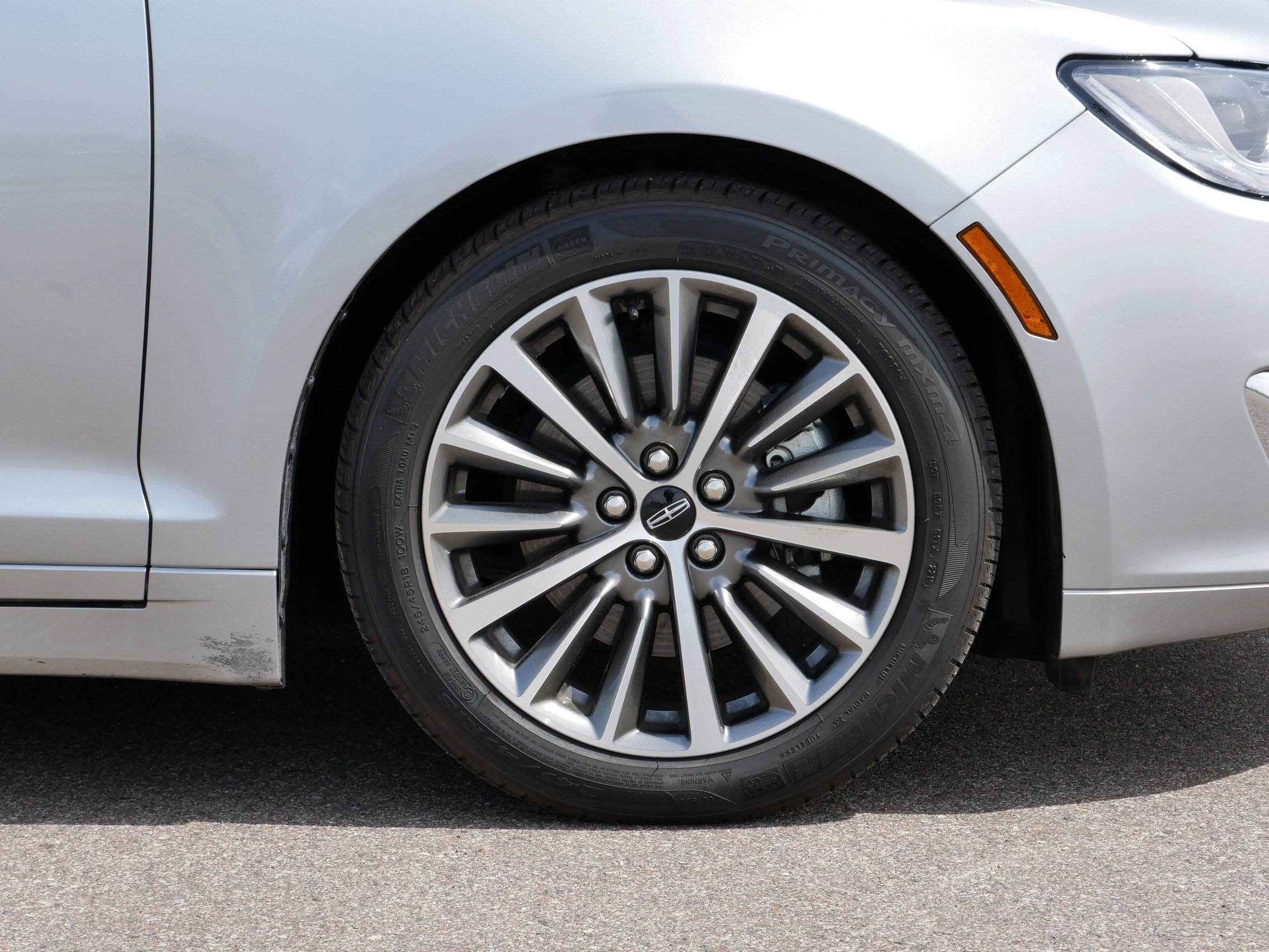 Used 2020 Lincoln MKZ w/ Convenience Package image 13