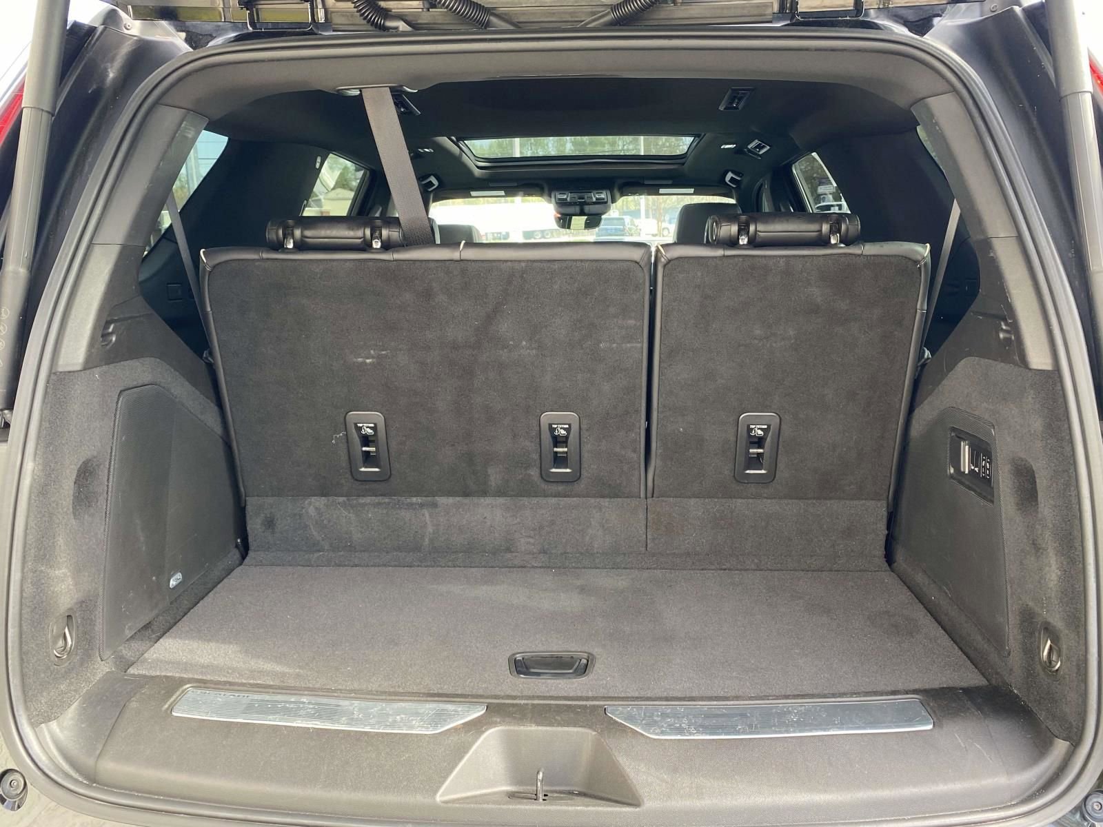 Used 2021 Cadillac Escalade Sport w/ LPO, ONYX Package image 9