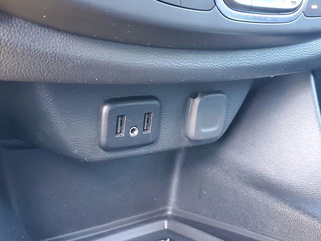 Used 2023 Chevrolet Traverse LT image 29