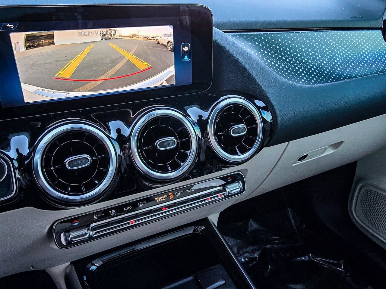 Used 2025 Mercedes-Benz GLA 250 4MATIC image 19