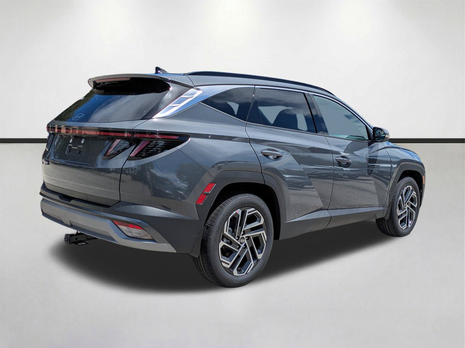 New 2026 Hyundai Tucson Limited w/ Tow & Go Package FWD image 5