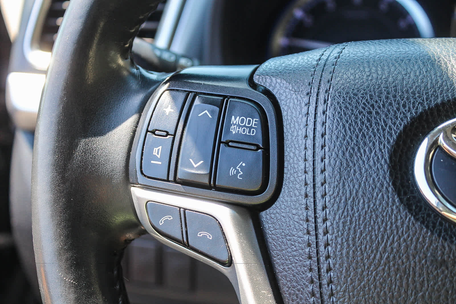 Used 2019 Toyota Highlander XLE FWD image 29