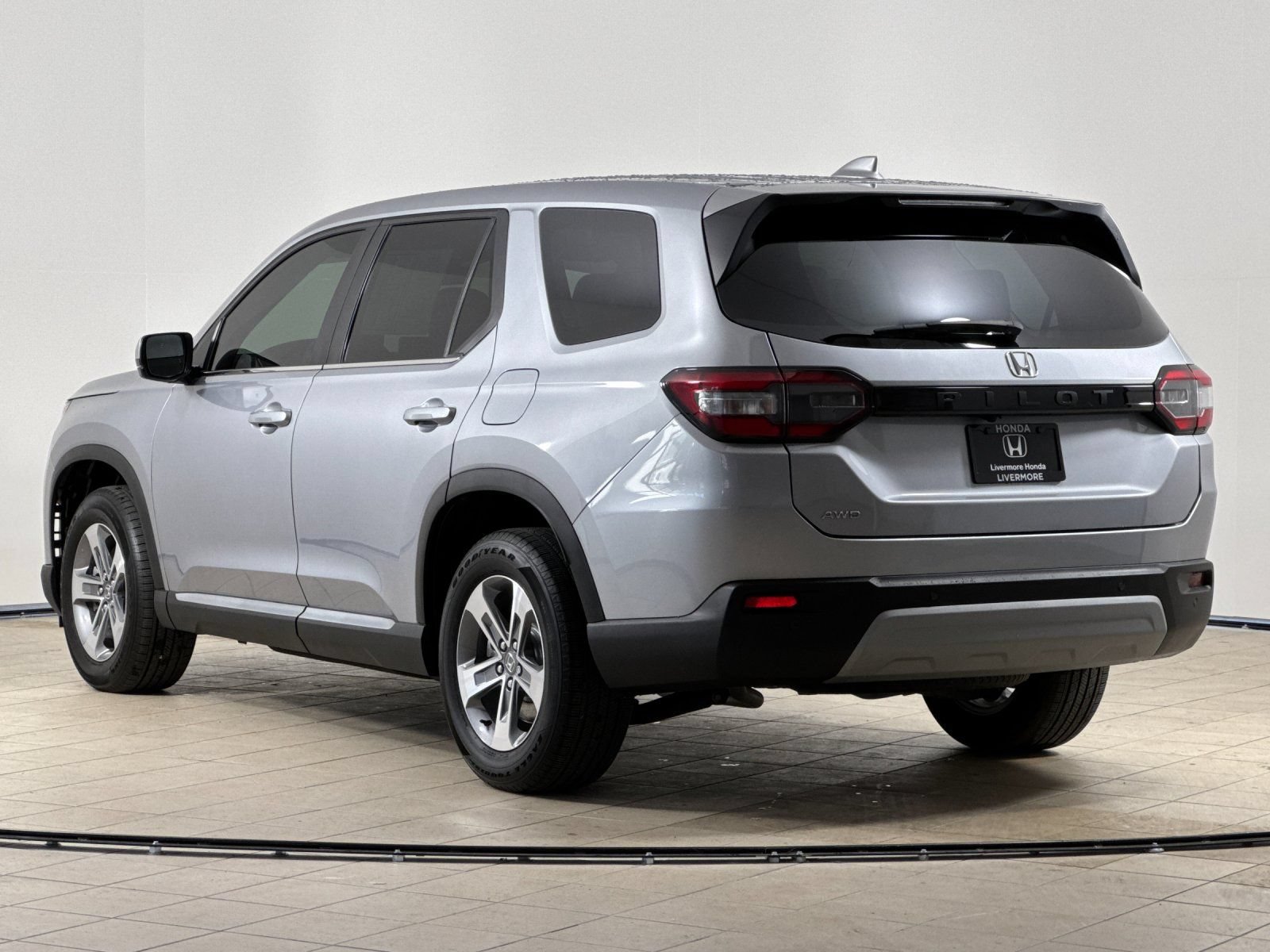Certified 2025 Honda Pilot EX-L image 4