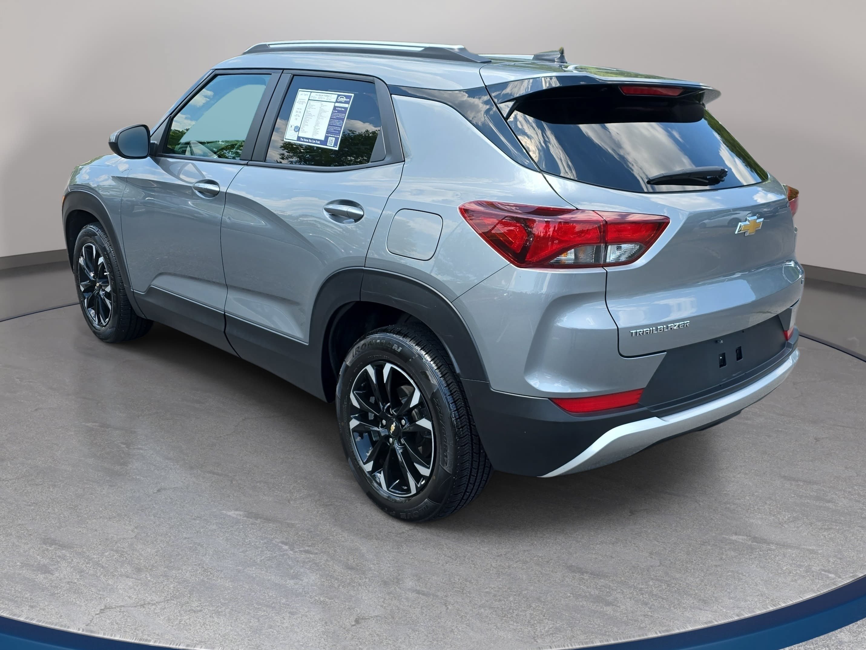 Used 2023 Chevrolet TrailBlazer LT FWD image 7