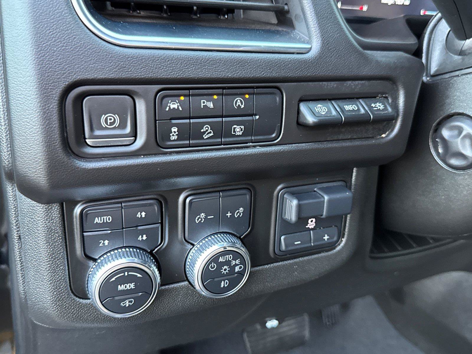 Used 2023 GMC Yukon AT4 w/ AT4 Premium Plus Package AWD/4WD image 27