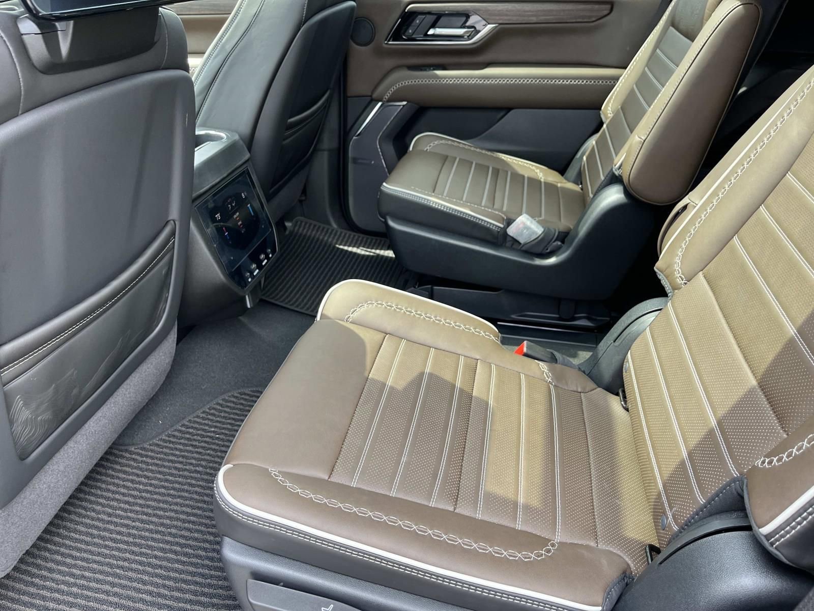 Used 2025 GMC Yukon Denali Ultimate AWD/4WD image 20