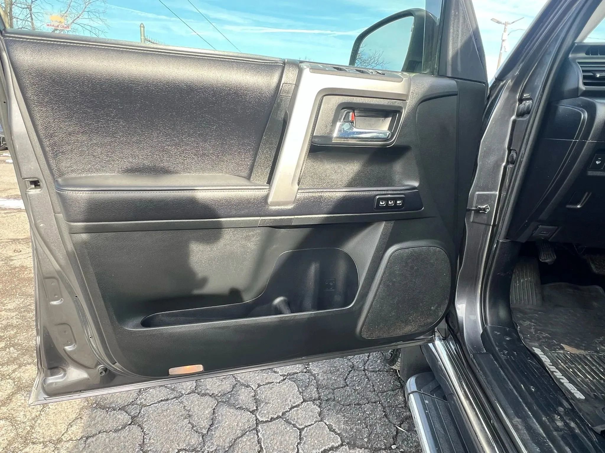 Used 2018 Toyota 4Runner Limited AWD/4WD image 24