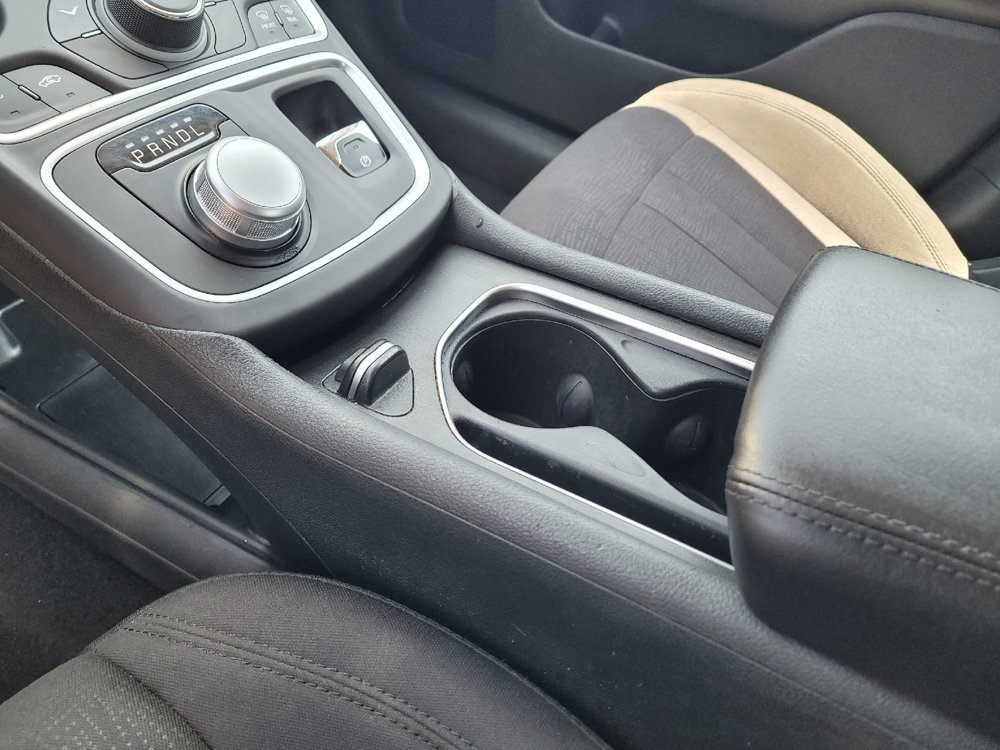 Used 2015 Chrysler 200 Limited FWD image 26