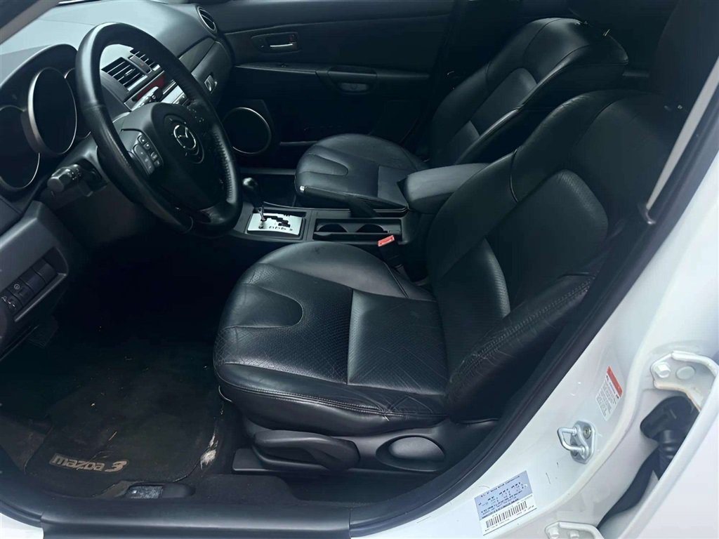Used 2004 MAZDA MAZDA3 s w/ Moonroof & 6-CD Pkg FWD image 8