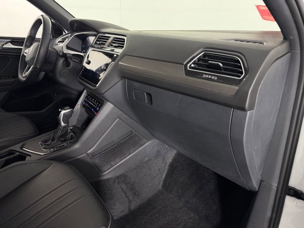 Used 2024 Volkswagen Tiguan SE R-Line FWD image 32