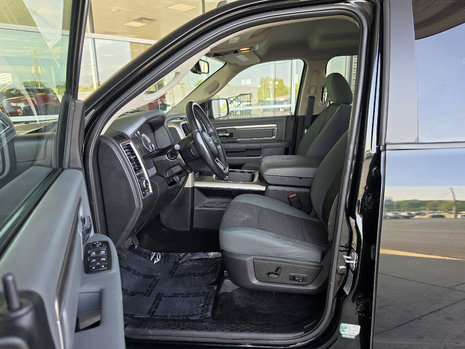 Used 2016 RAM 1500 Big Horn AWD/4WD image 12
