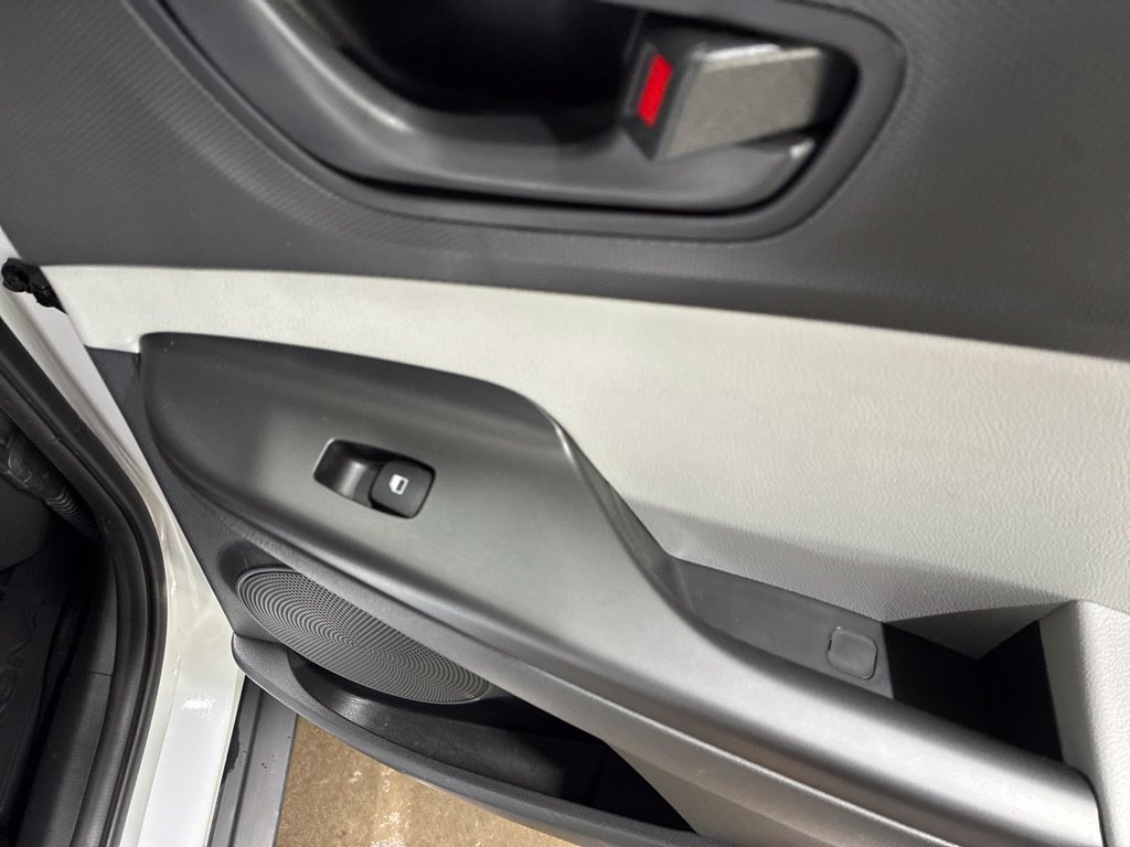 Used 2023 Hyundai Kona SEL AWD/4WD image 60
