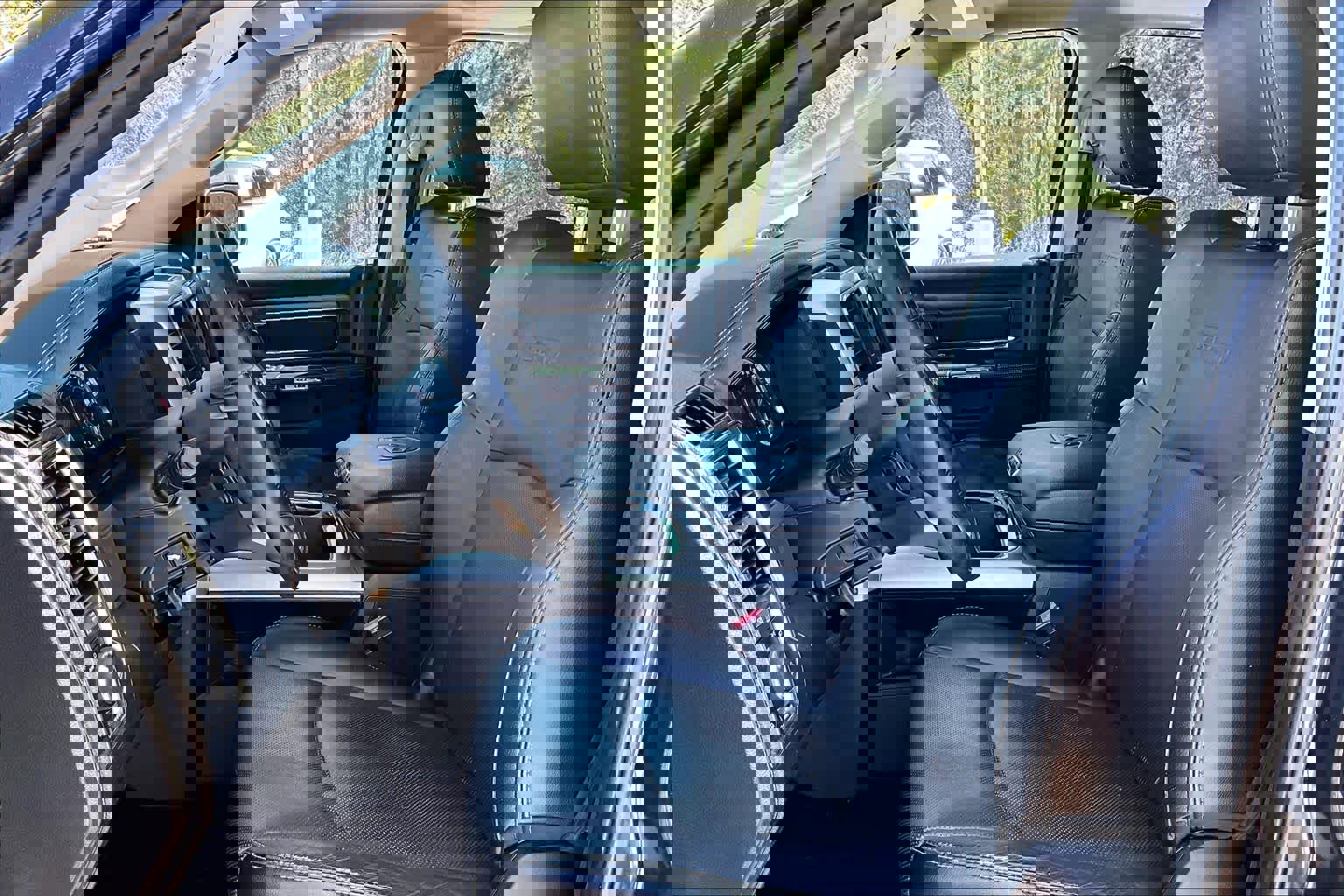 Used 2017 RAM 1500 Laramie w/ Convenience Group image 7